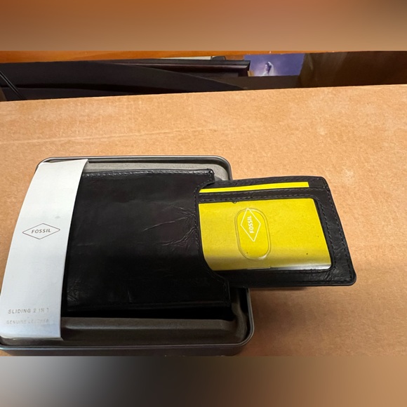 Men’s Fossil bi-fold black leather wallet - Picture 6 of 7